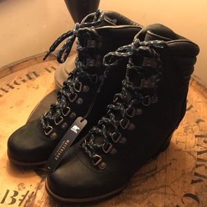 Sorel Conquest Wedges Size 7